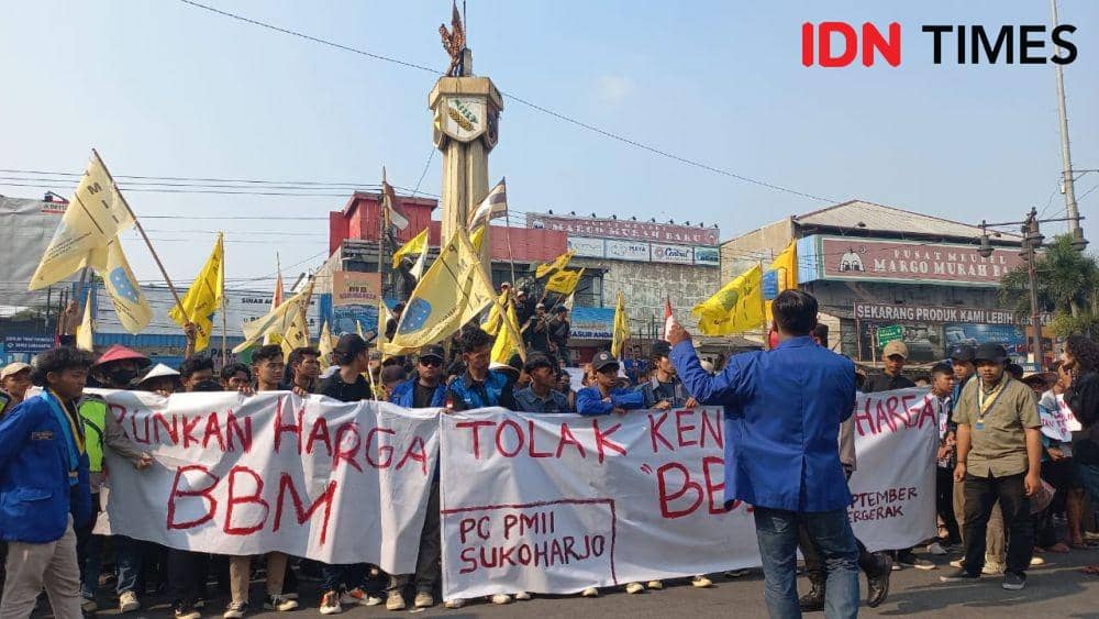 Ratusan Mahasiswa Sukoharjo Gelar Aksi Tolak Kenaikan BBM