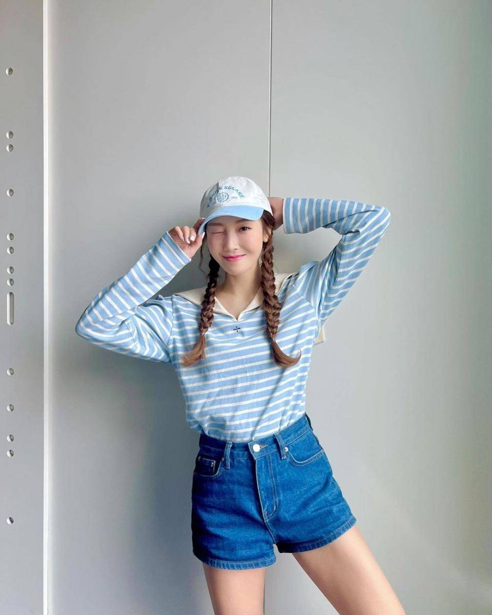 outfit ke Dufan ala Jessica Jung (Instagram.com/jessica.syj)
