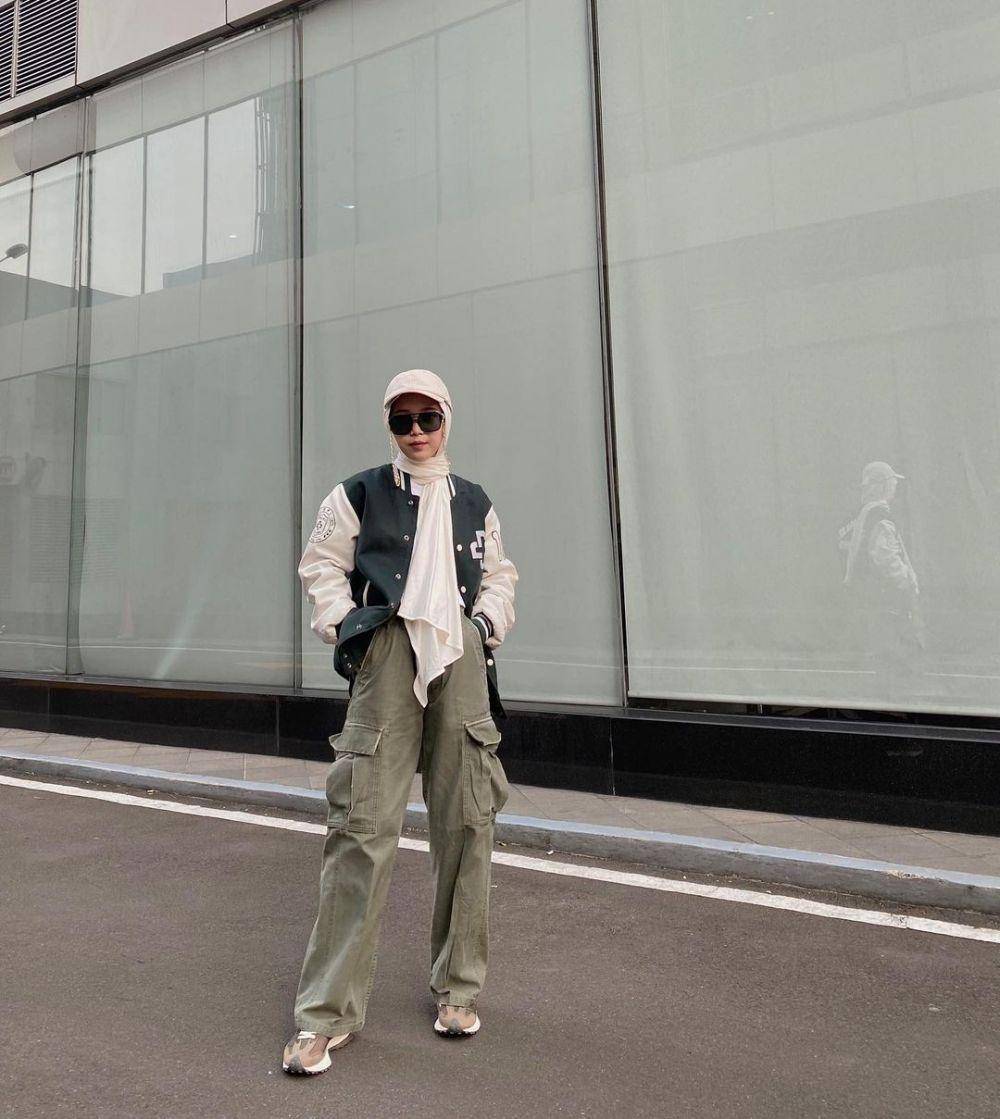 OOTD hijab pakai topi (instagram.com/dilla.fitya)