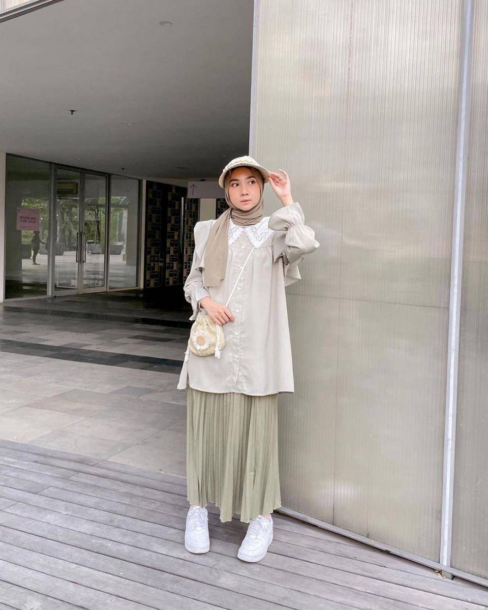 OOTD hijab pakai topi (instagram.com/richaeu)