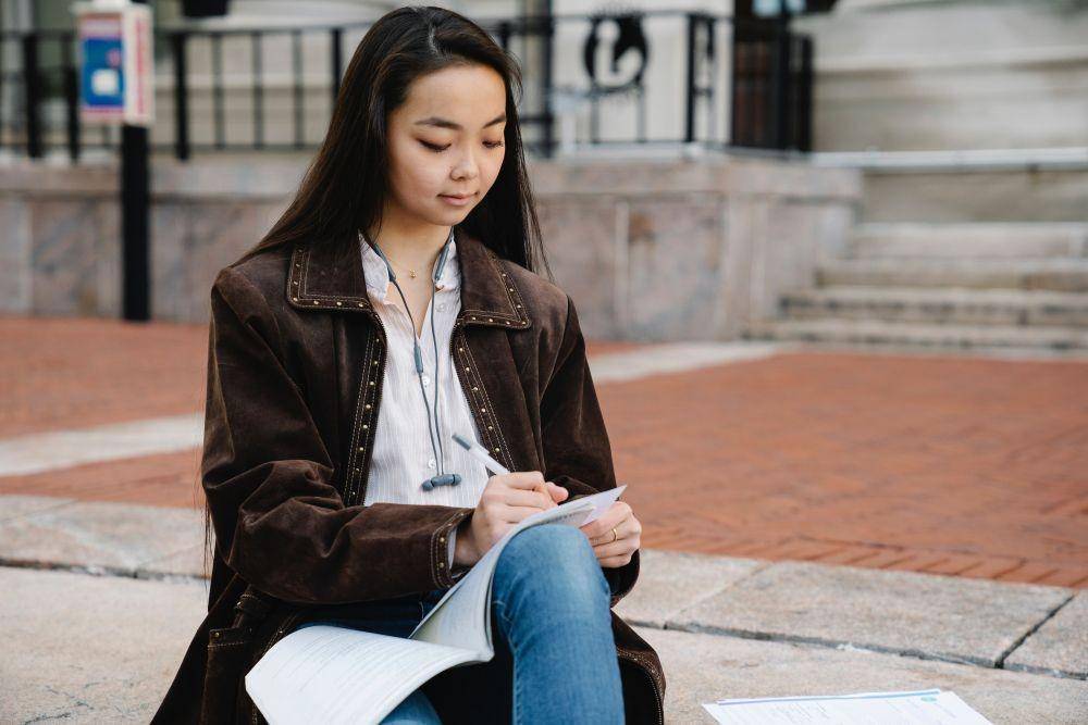 ilustrasi mahasiswa Taiwan sedang belajar (pexels.com/George Pak)