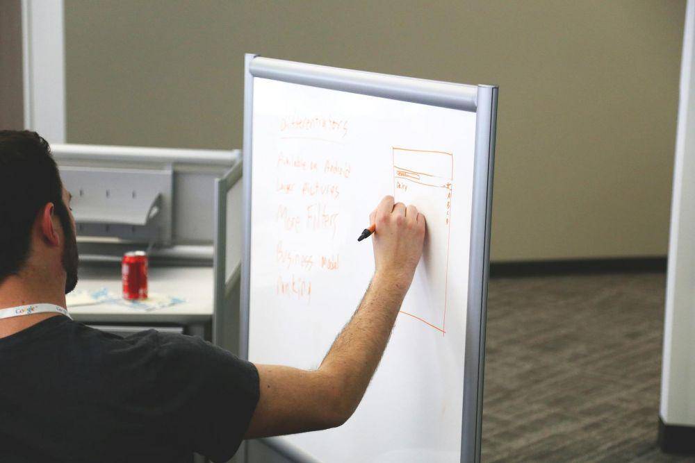 ilustrasi papan presentasi (pixabay.com/StartupStockPhotos)