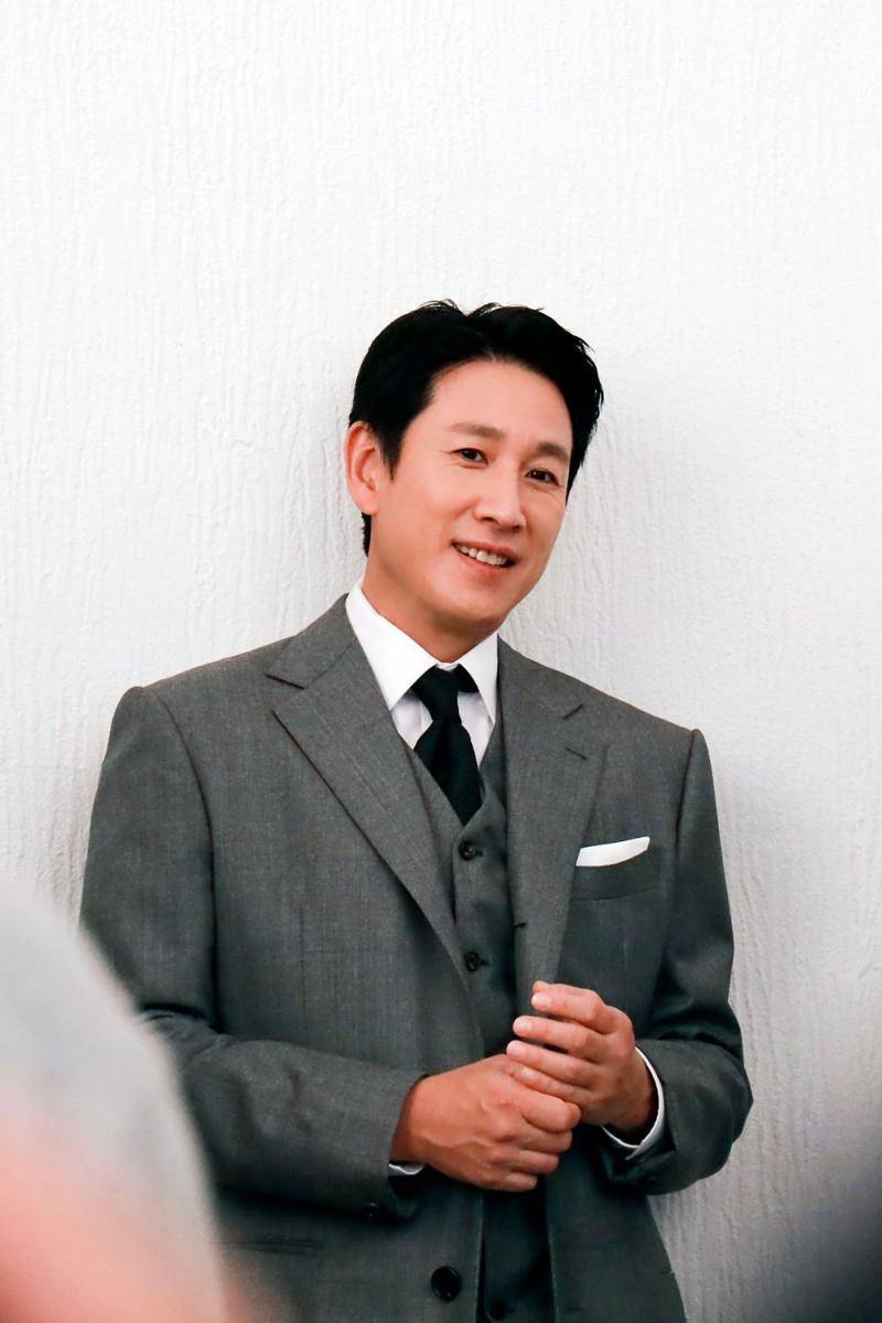 Lee Sun Kyun (post.naver.com/호두앤유ent)