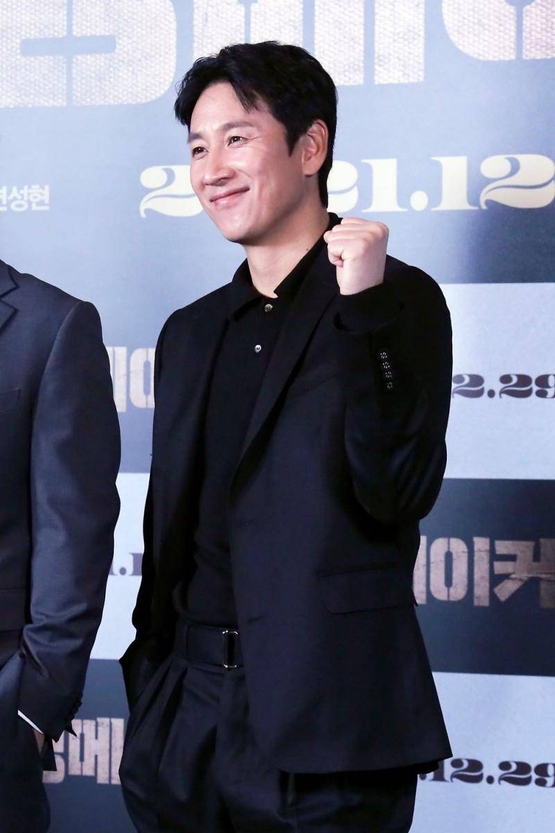 Lee Sun Kyun (post.naver.com/호두앤유ent)