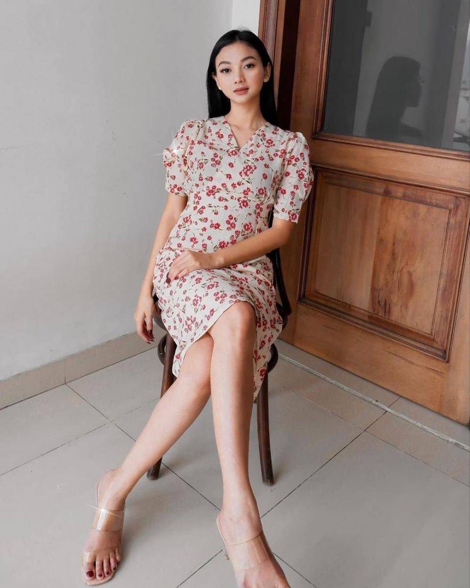outfit pastel dan earth tone Glenca Chysara (instagram.com/glencachysaraofficial)