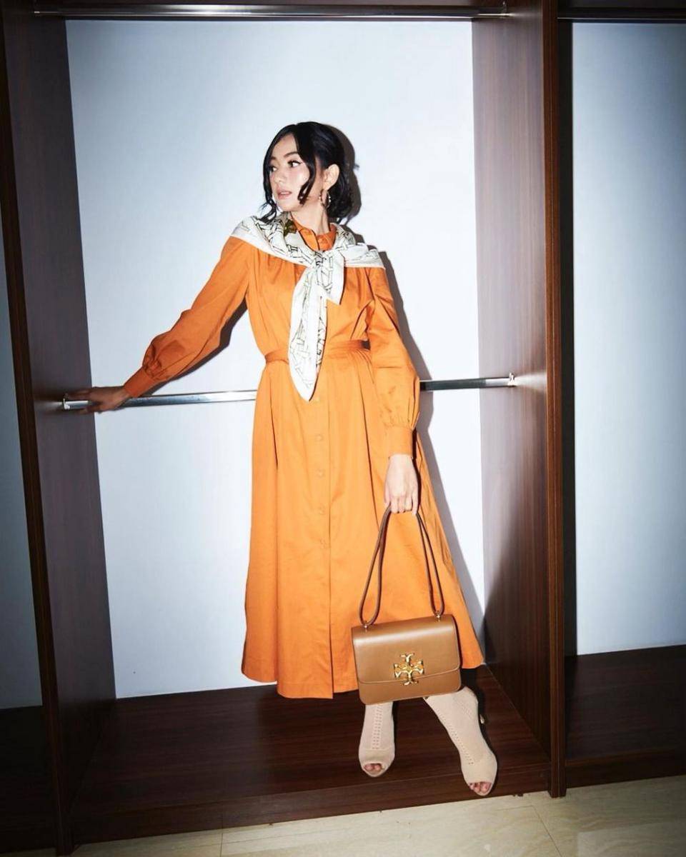 outfit pastel dan earth tone Glenca Chysara (instagram.com/glencachysaraofficial)