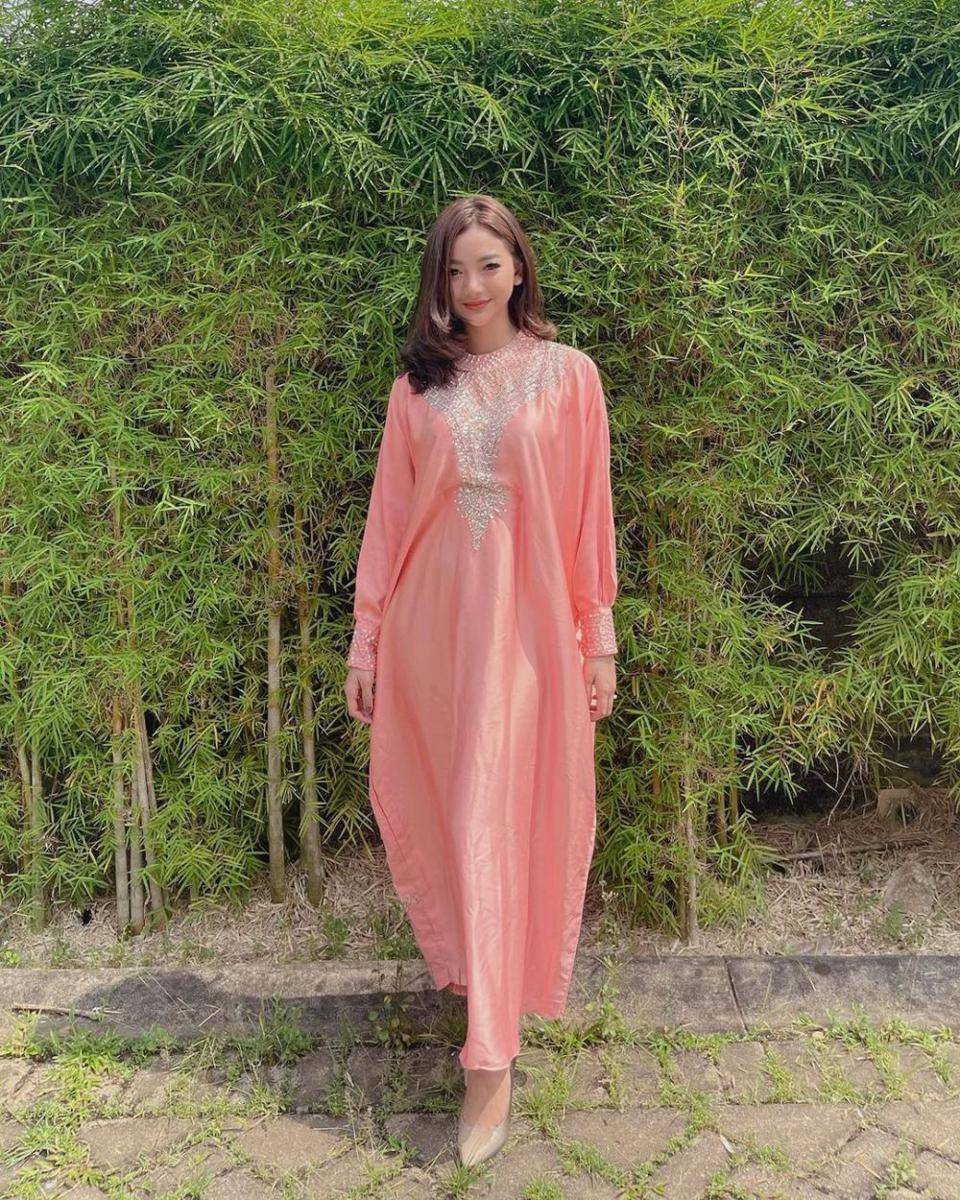 outfit pastel dan earth tone Glenca Chysara (instagram.com/glencachysaraofficial)