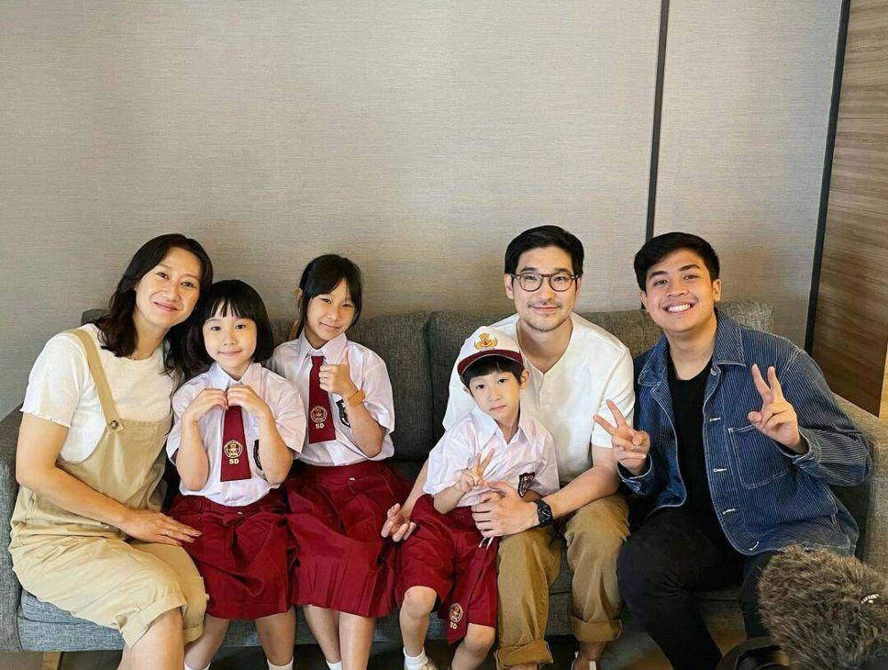 Kimbab Family dengan seleb dan pejabat Indonesia (instagram.com/ginasselvina)