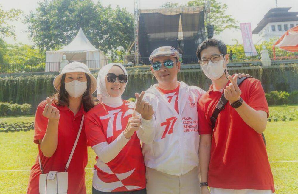 Kimbab Family dengan seleb dan pejabat Indonesia (instagram.com/kimbabfamily.official)