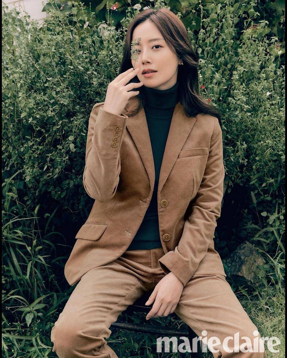Moon Chae Won (instagram.com/moonchaewon_official)