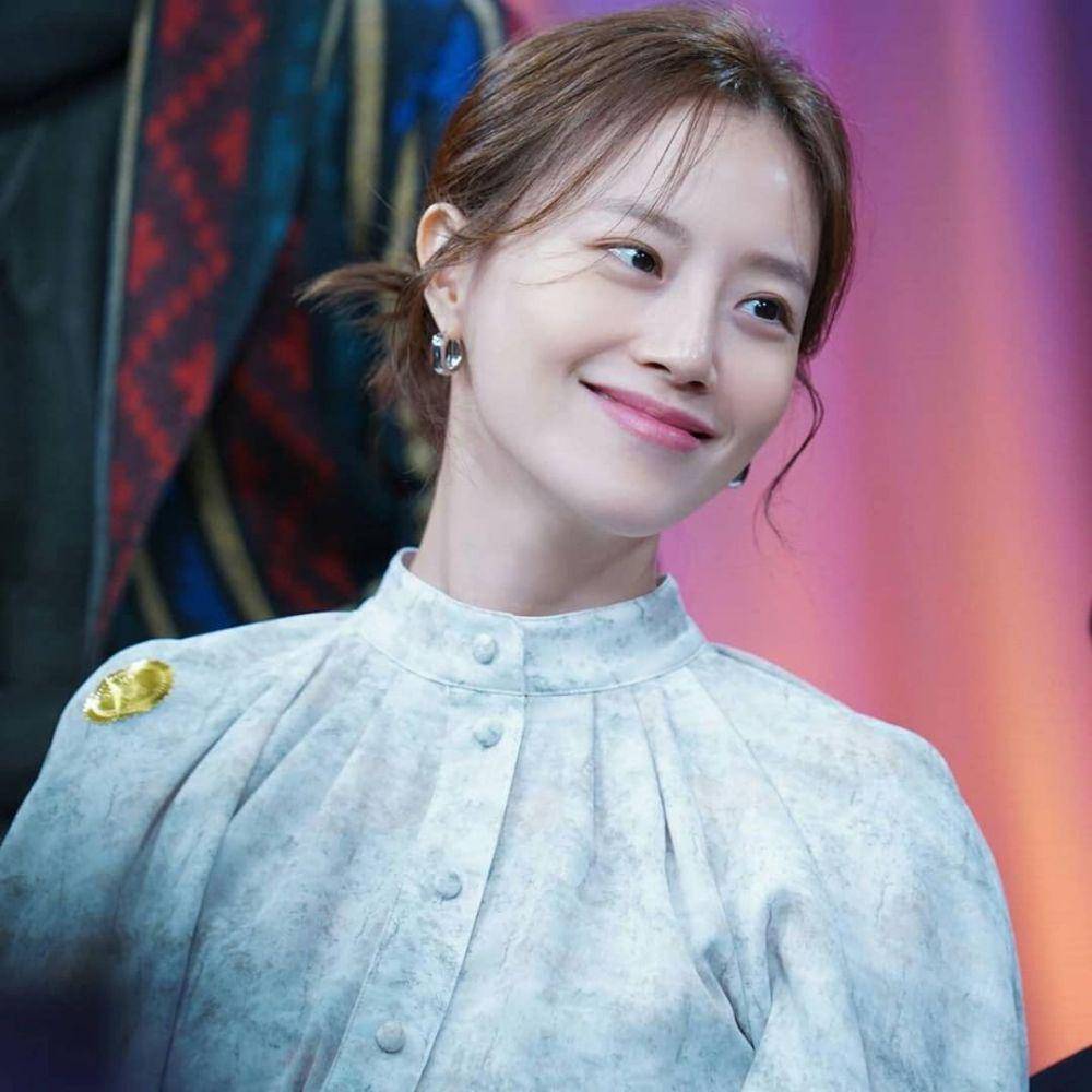 Moon Chae Won (instagram.com/moonchaewon_official)