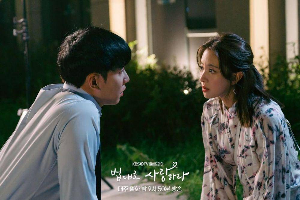 cuplikan penampilan Lee Se Young dan Lee Seung Gi bintangi drama The Law Cafe (dok. KBS2/The Law Cafe)