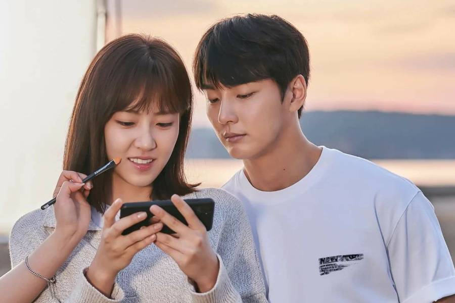 Bae Da Bin dan Yoon Shi Yoon di balik layar It's Beautiful Now (instagram.com/kbsdrama)