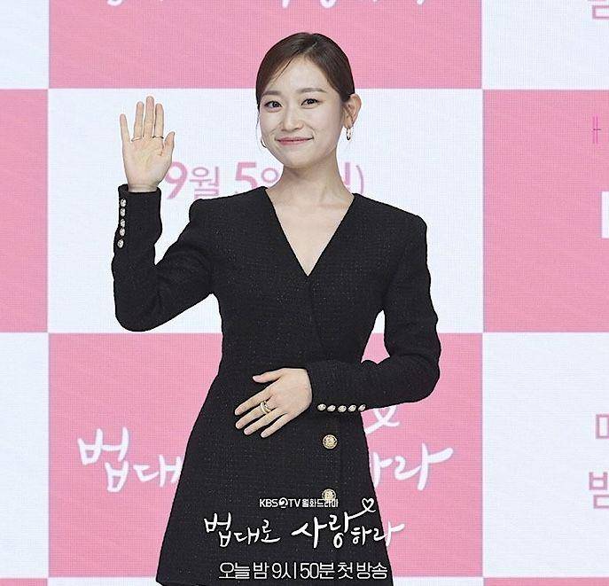 Kim Seul Gi di press conference drama The Law Cafe (instagram.com/kbsdrama)