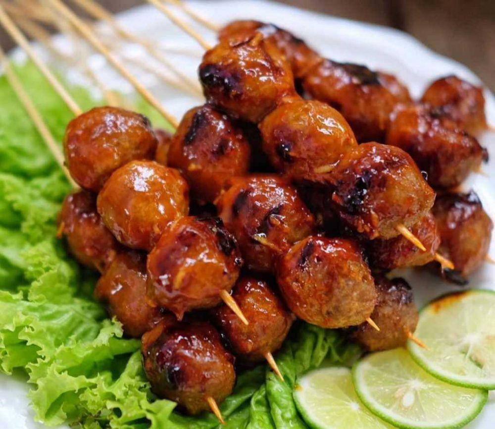 Ilustrasi bakso bakar pedas manis (instagram.com/susie.agung)