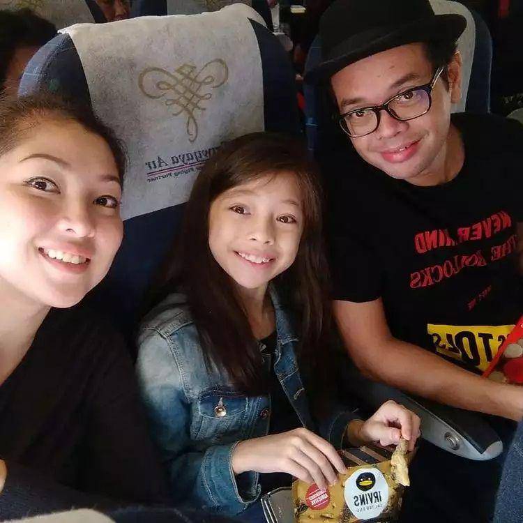 Nada Tarina Putri dan ayah kandungnya (instagram.com/bheben_tfive)