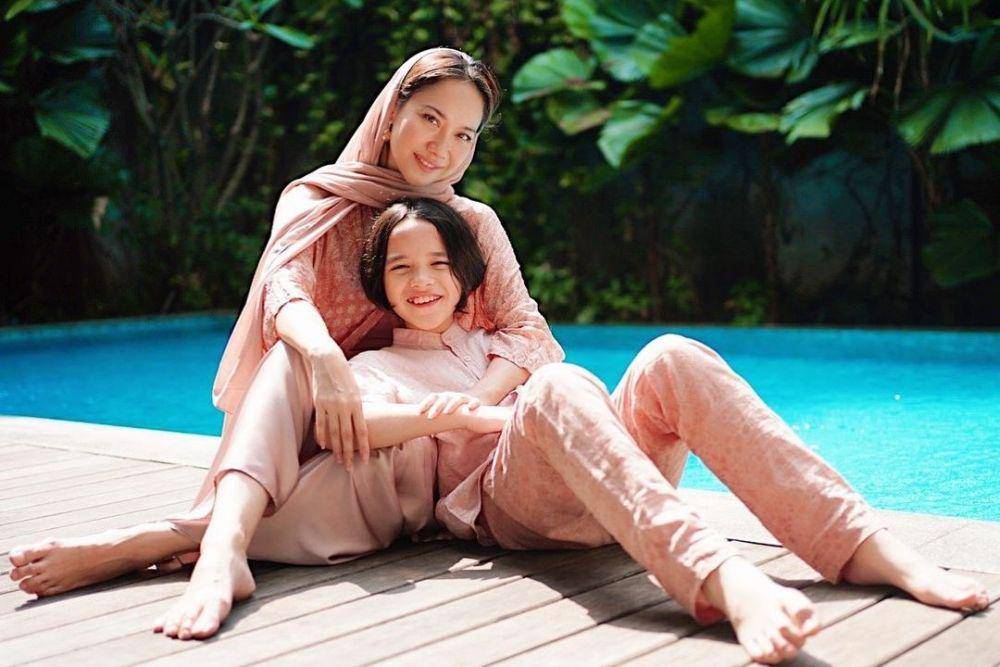 potret BCL dan anak lelakinya (instagram.com/bclsinclair)