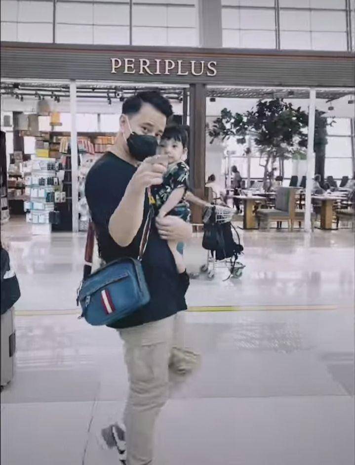 potret liburan singkat keluarga Billy Davidson di Singapura (instagram.com/billydavidson_)