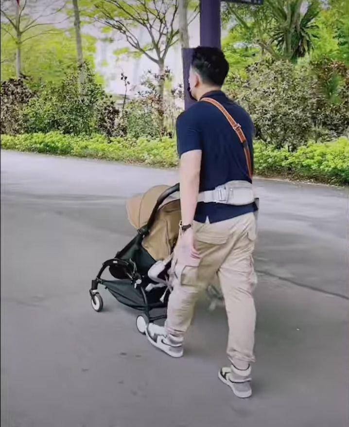 potret liburan singkat keluarga Billy Davidson di Singapura (instagram.com/billydavidson_)