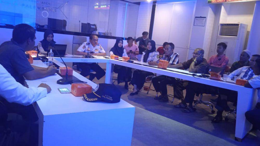 Rapat kenaikan tarif angkot umum di Palembang (IDN Times/Dok. Kominfo Palembang)
