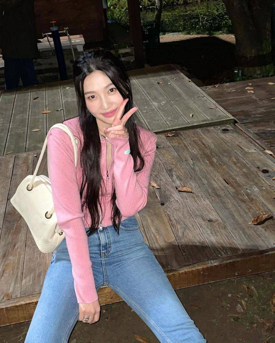 Joy Red Velvet (instagram.com/_imyour_joy)