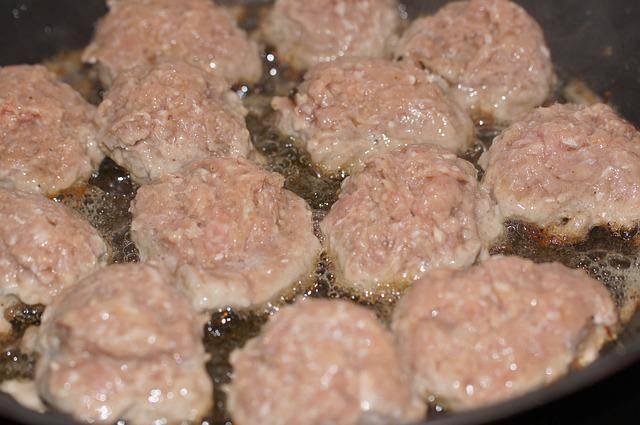 ilustrasi memasak bakso goreng Malang (pixabay.com/handikapinfo)