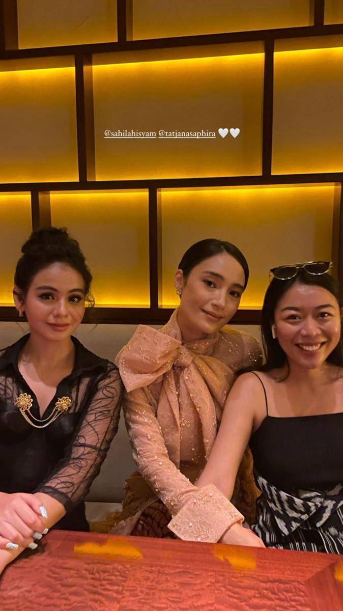 Artis di gala premier film Lara Ati (Instagram.com/putribddn/)