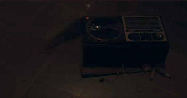 Radio yang terbanting oleh Jaka ( Dok. Lyto Pictures / Pamali )