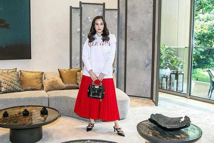 outfit sosialita ala artis (instagram.com/chelseaislan)