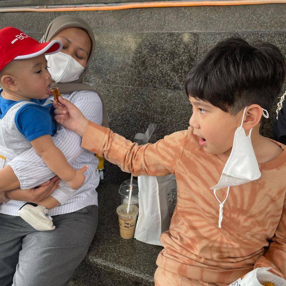 Rafathar dan Rayyanza (instagram.com/shela_lala96)