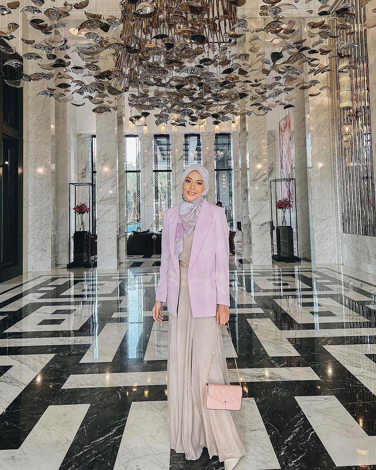 outfit sosialita ala artis (instagram.com/daraarafah)