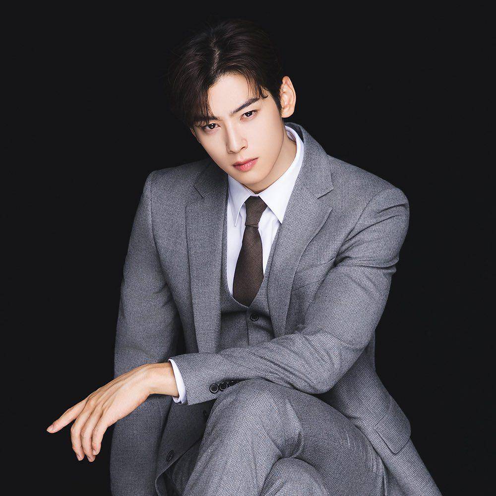 Cha Eun Woo (instagram.com/liberclassy_official)