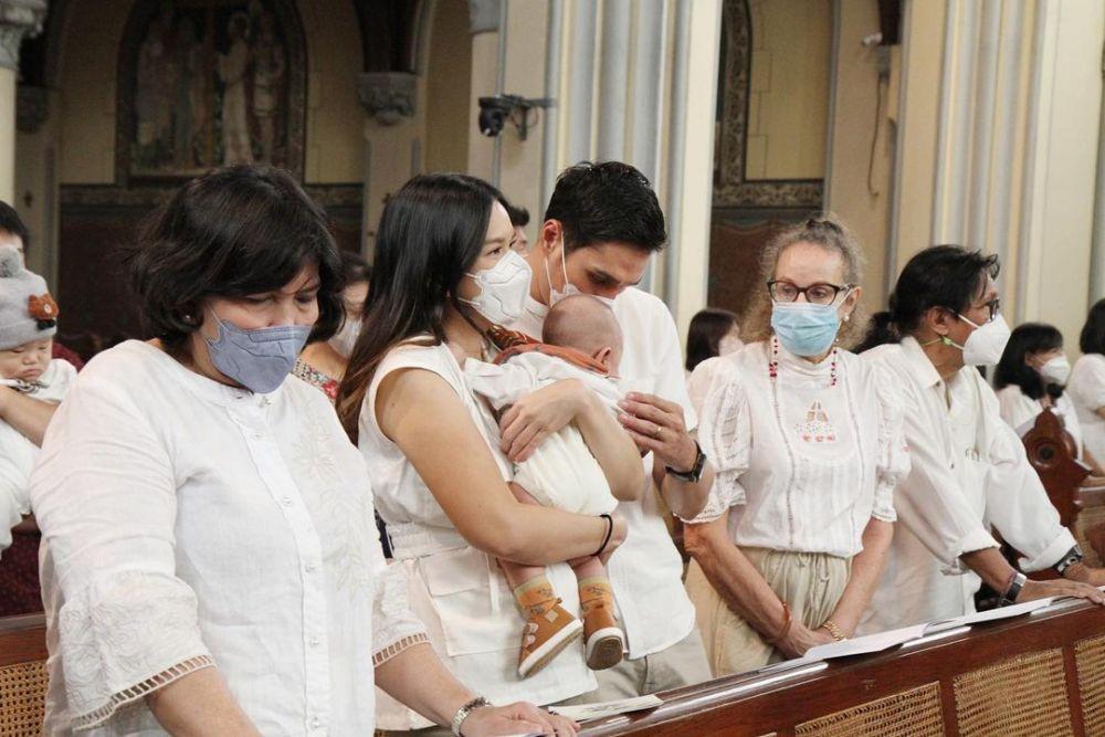 momen pembaptisan baby Archie (instagram.com/marcelchandra)