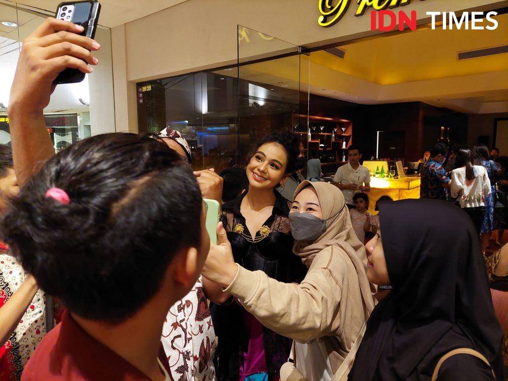 Artis di gala premier film Lara Ati (dok. IDN Times/Aulia Supintou/)