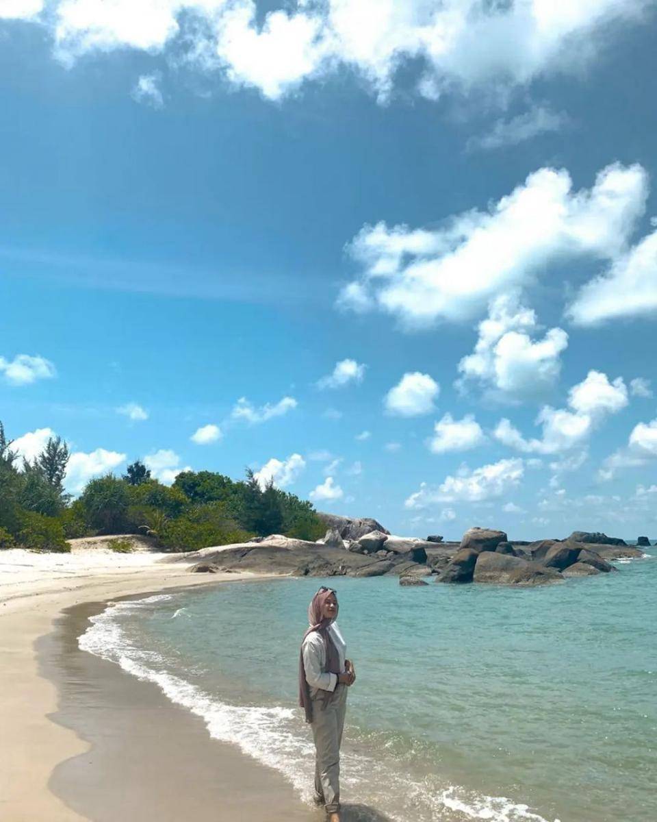 Pantai Tikus Emas (instagram.com/intnimona__)