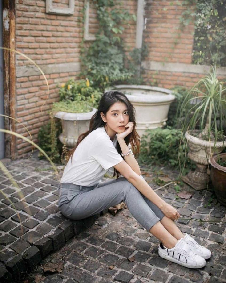 sneakers ala Meimei Thanyawee (instagram.com/thanyawee_)
