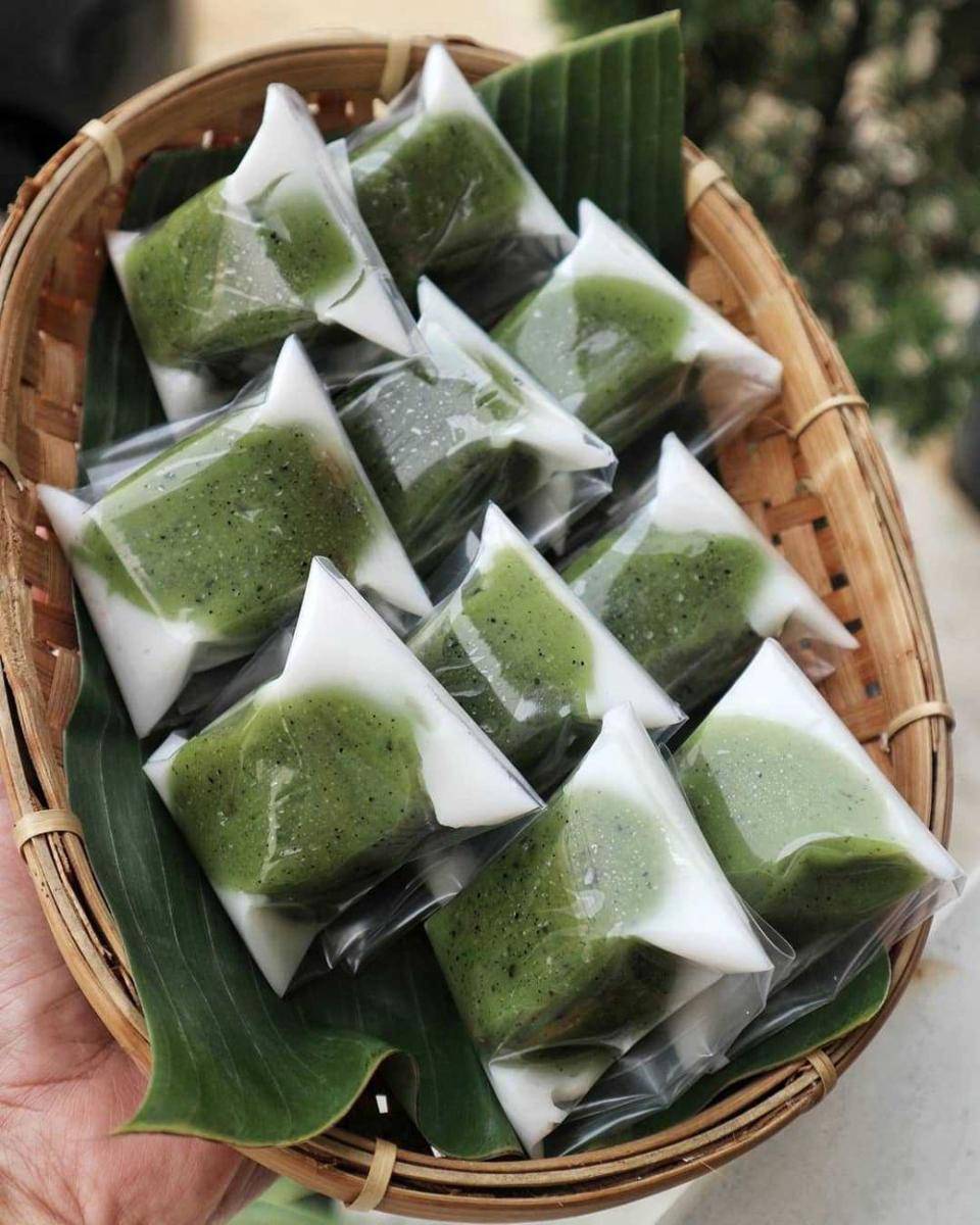 kue bugis mandi (instagram.com/seleramode)