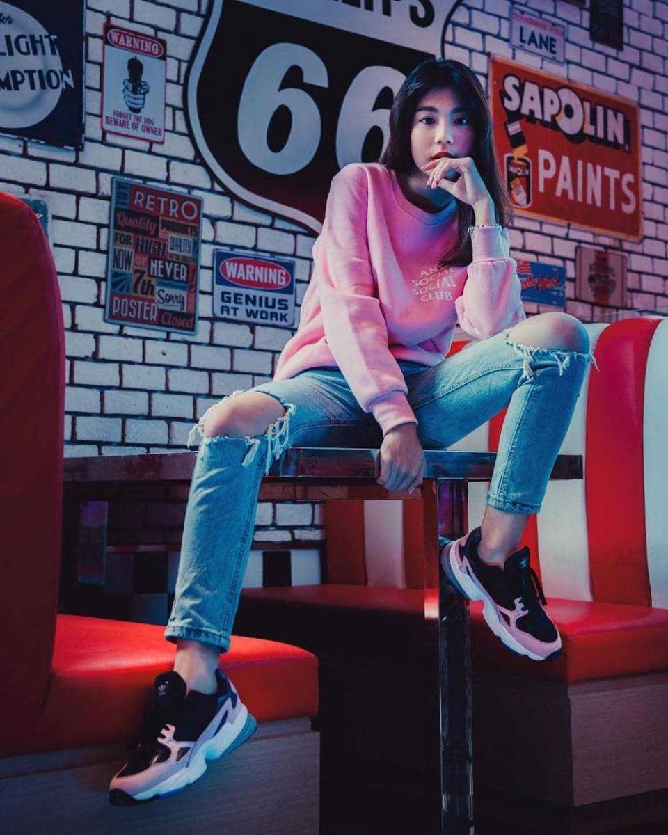 sneakers ala Meimei Thanyawee (instagram.com/thanyawee_)