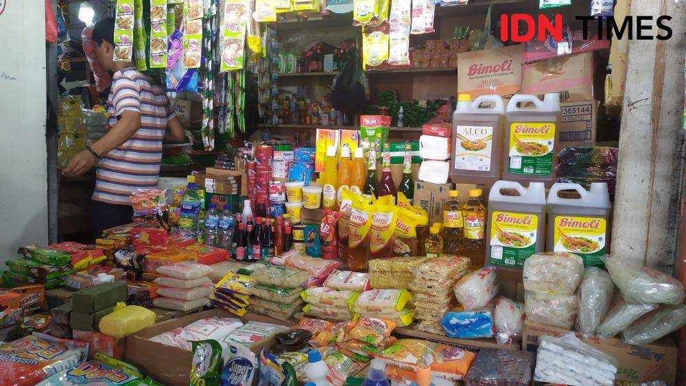 Sejumlah barang kebutuhan pokok, IDN Times/ Ricky Lodar