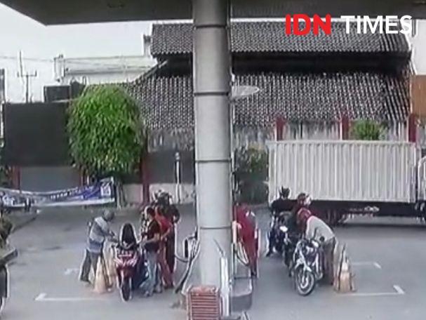 Lempar Korek Api Saat Motor Isi Bensin di SPBU, Pria Cirebon Diamuk