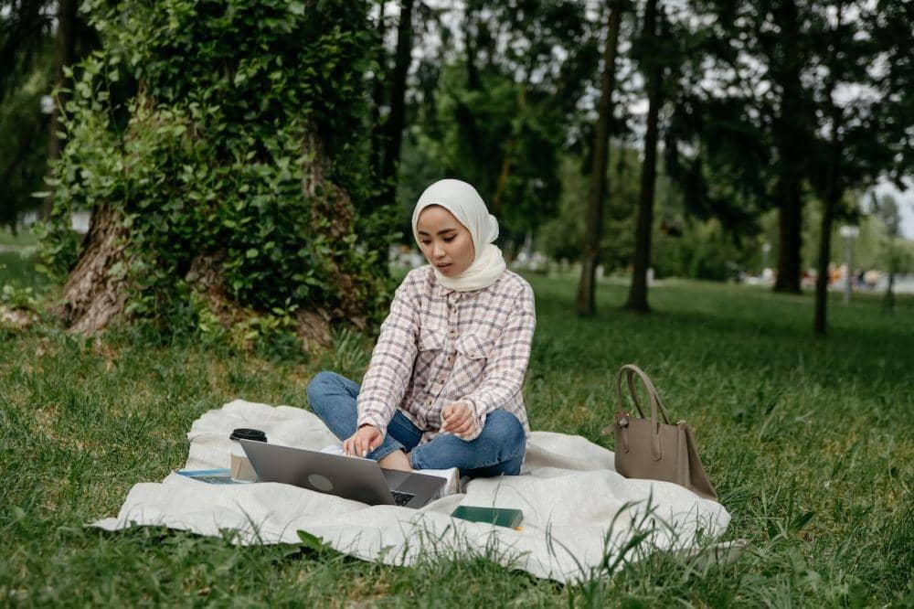 Ramalan Zodiak Jumat 9 September 2022, Libra Jadi Gila Kerja