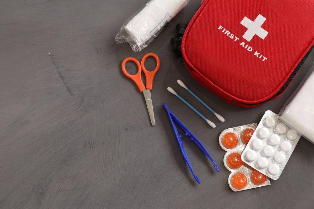 Ilustrasi first-aid kit (pexels.com/Roger Brown)