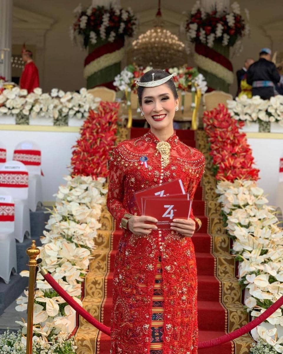 Kebaya Sheila Purnama (instagram.com/sheilapurnama)