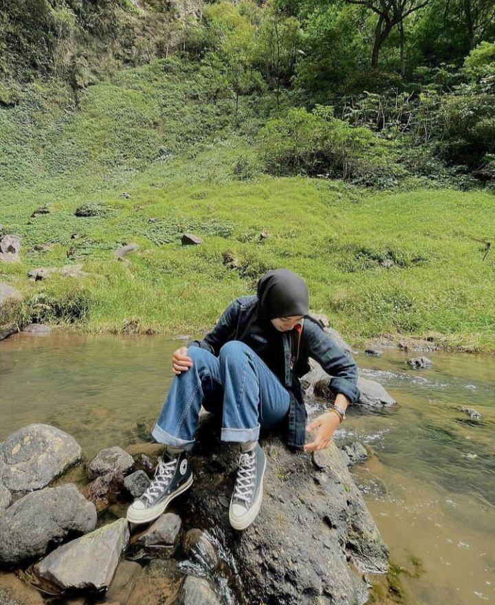Potret Selebgram Novi di Empang Butek (instagram.com/noviherdyy)