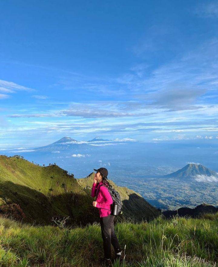 Potret Febby di Gunung Merbabu (instagram.com/febbyrastanty)