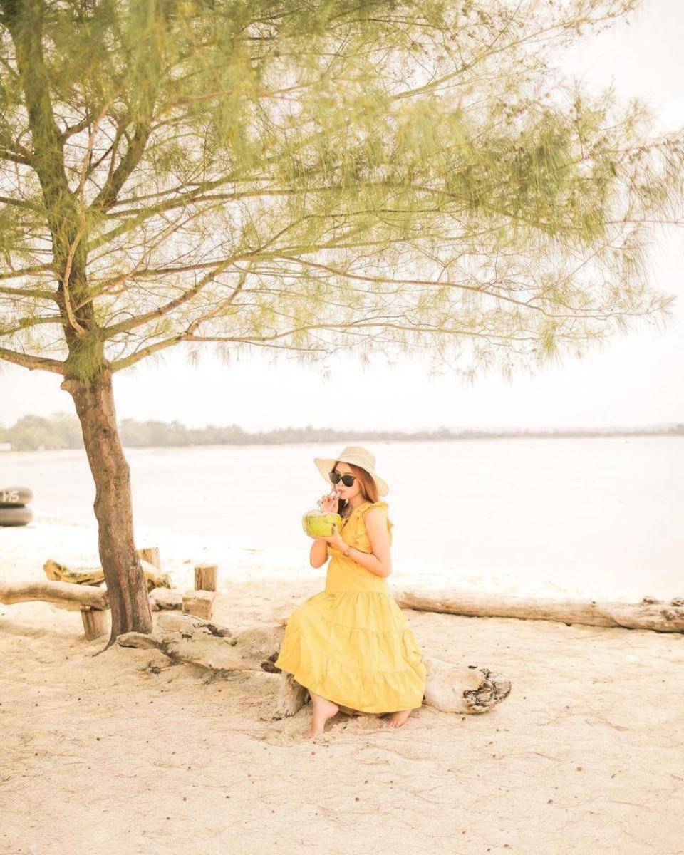 Pantai M Beach (instagram.com/srymasaan23)