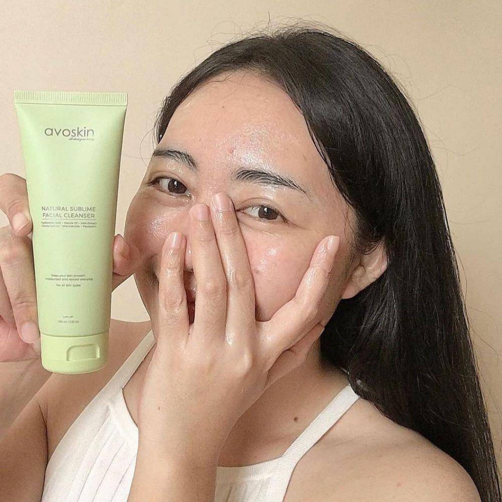 Rekomendasi facial wash pH rendah (instagram.com/avoskinbeauty)