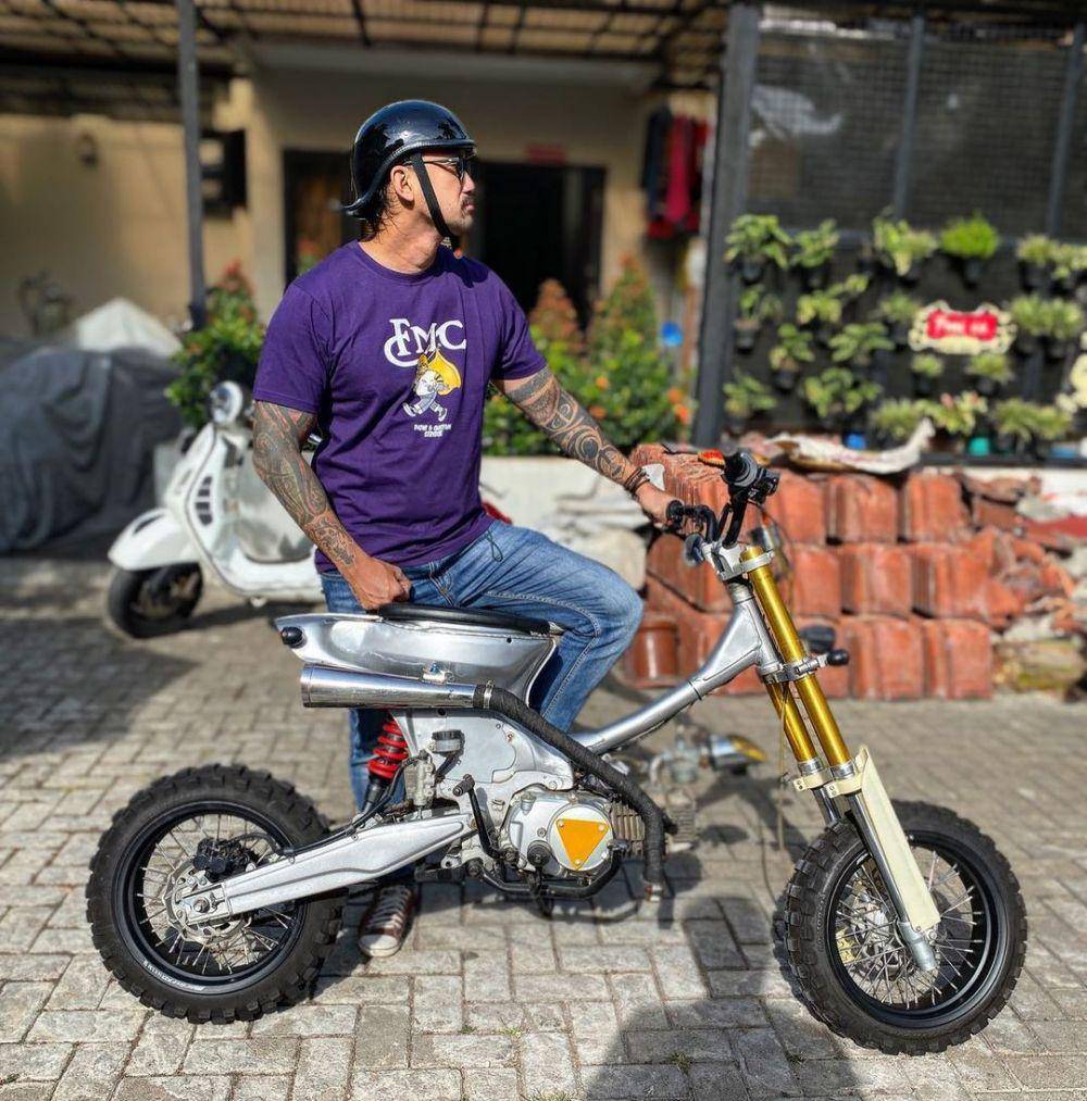 Potret OOTD kasual dan formal ala Tora Sudiro (instagram.com/t_orasudi_ro)