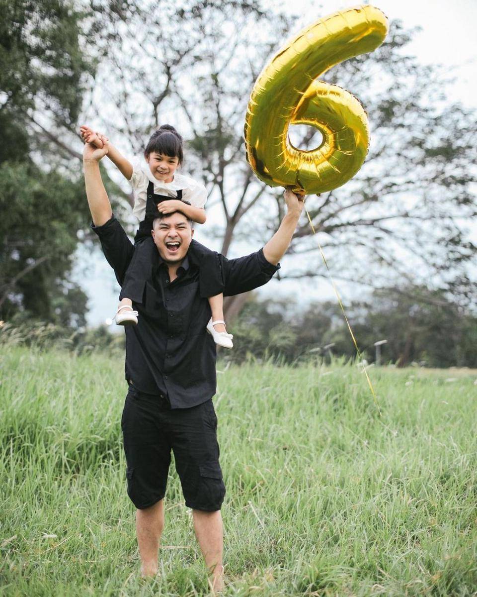 pemotretan ulang tahun Nastusha Olivia Alinskie (instagram.com/glennalinskie)