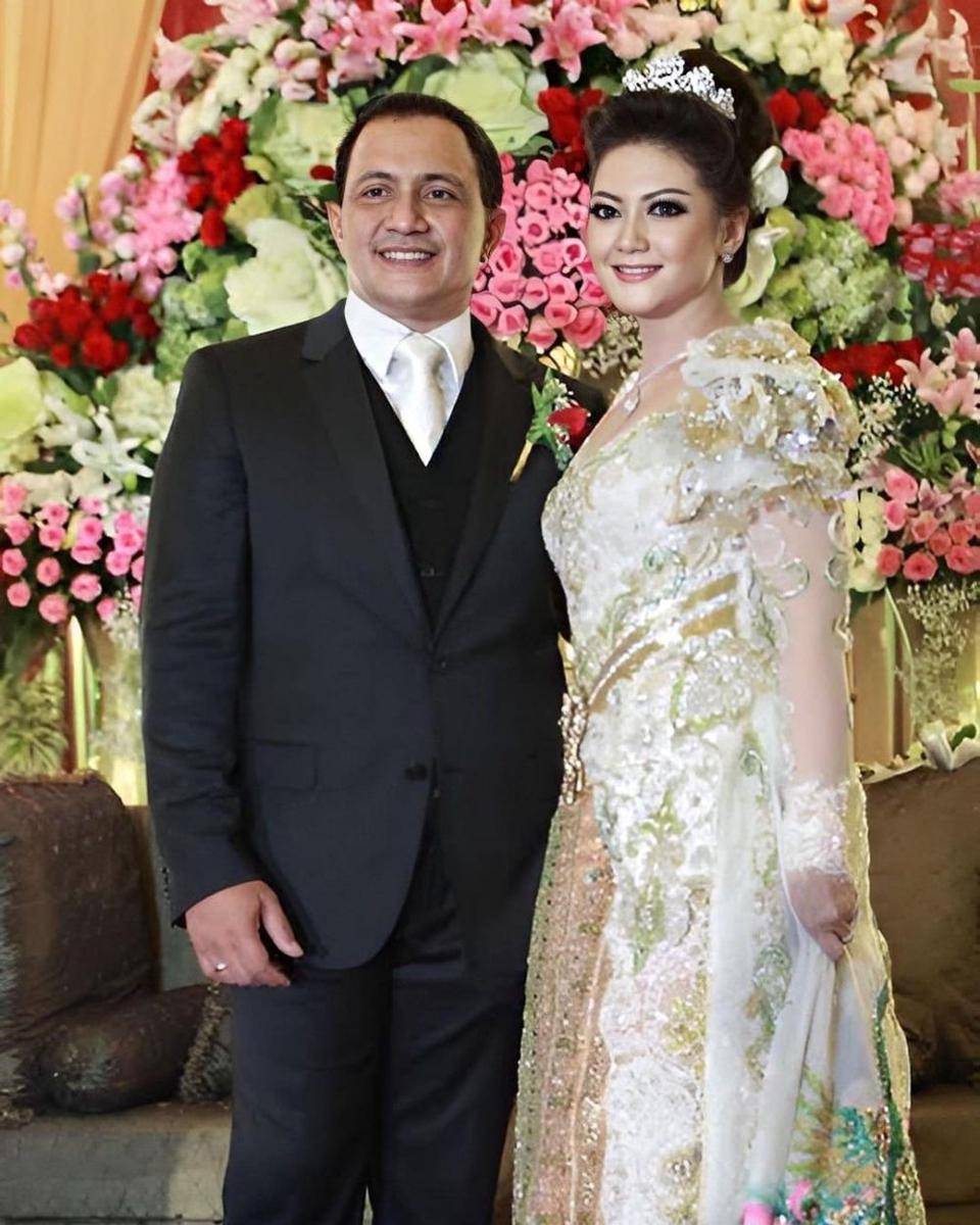 Bella Saphira dan suami (instagram.com/bellasaphiraofficial)